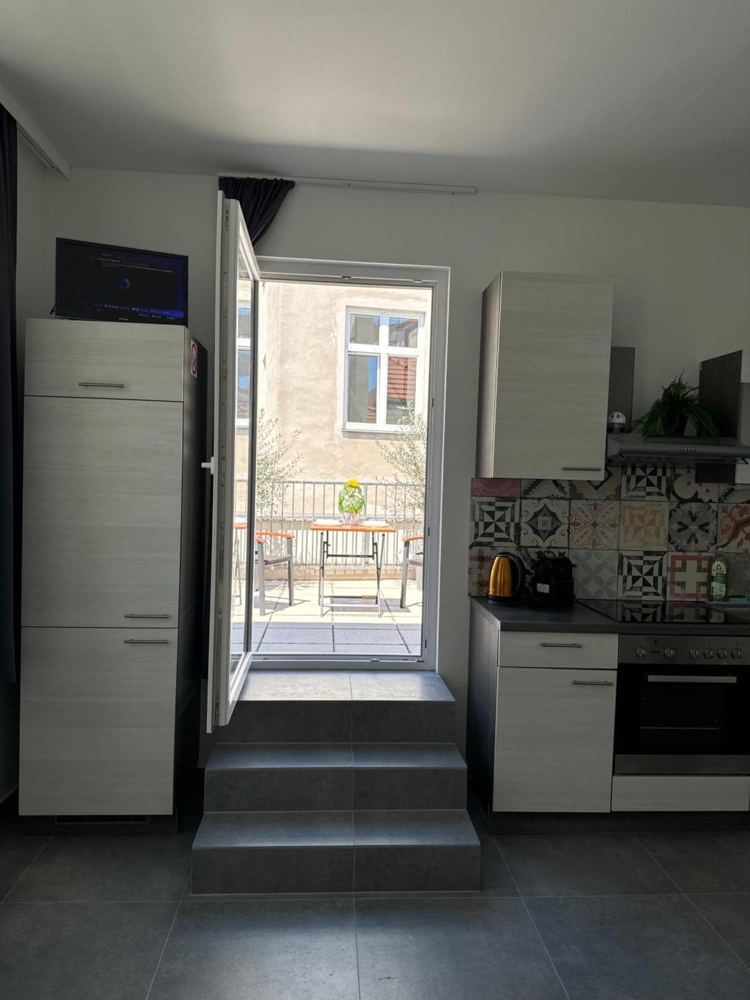 Klein Aber Fein Mit Terrasse Apartment Wina Bagian luar foto