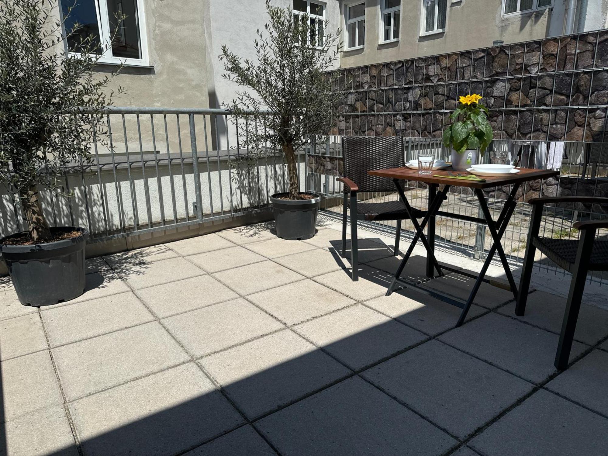 Klein Aber Fein Mit Terrasse Apartment Wina Bagian luar foto